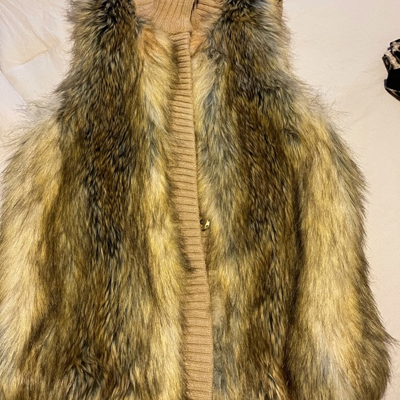 Michael Kors sweater vest with fur - Picture 4 of 6